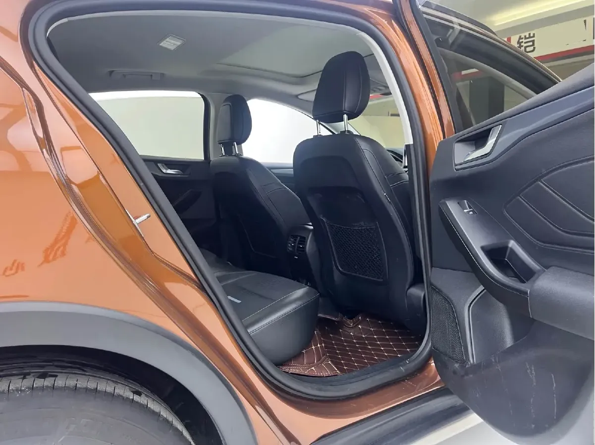 2020 Ford Focus Active 1.5T 174HP L3 8AT,autocango,china used car exporter,china ev exporter,chinese used car exporter,chinese used ev exporter