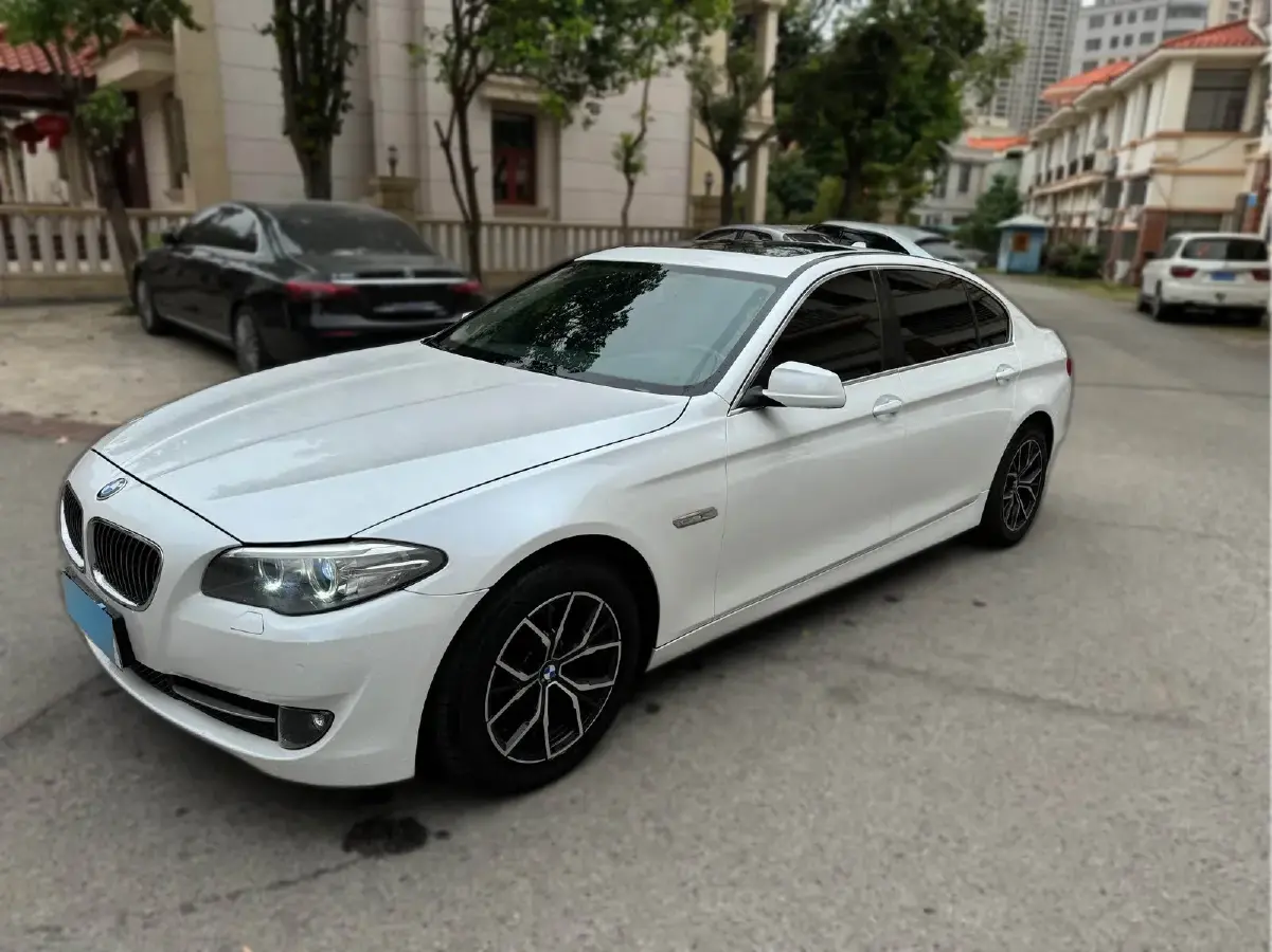 2011 BMW 5 Series 2.5L 177HP L6 8AT