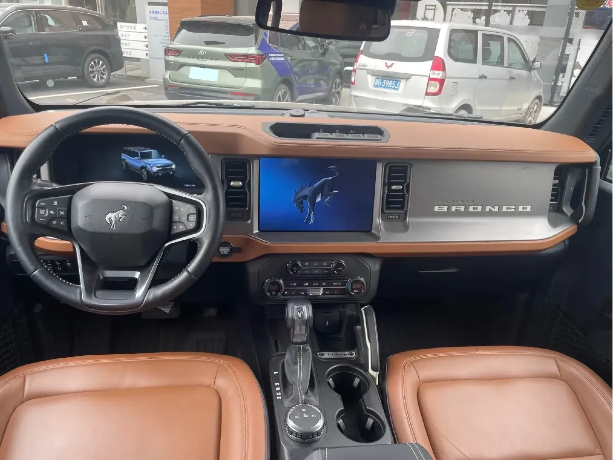 2024 Ford Bronco 2.3T 275HP L4 10AT,autocango,china used car exporter,china ev exporter,chinese used car exporter,chinese used ev exporter