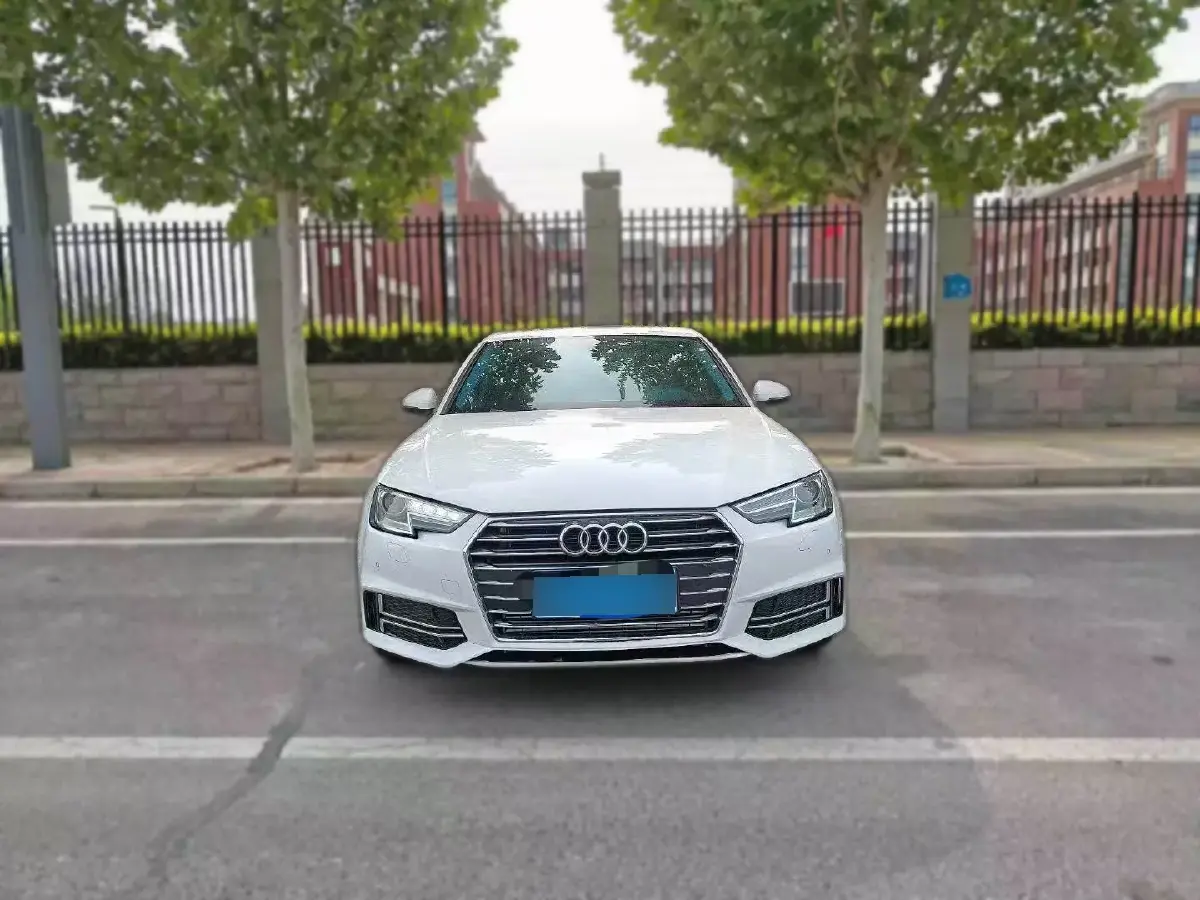 2019 Audi A4L 2.0T 190HP L4 7DCT