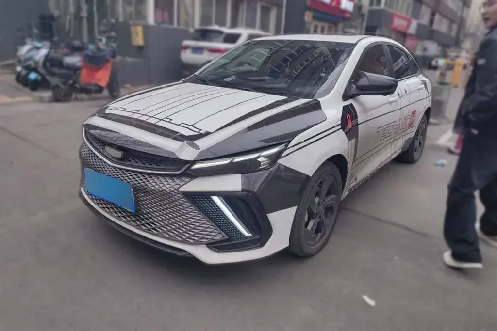 2022 Geely Emgrand L HiP 1.5T 181HP L4 3DHT PHEV 15.5KWH