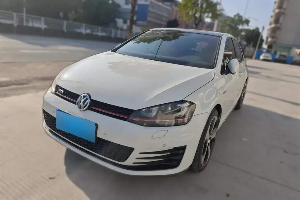 2016 Volkswagen GolfGTI 2.0T 220HP L4 7DCT