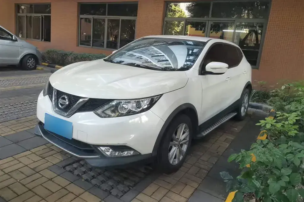 2016 Nissan Qashqai 2.0L 150HP L4 CVT