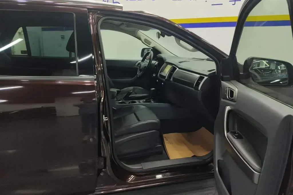 2016 Ford Everest 2.0T 245HP L4 6AT,autocango,china used car exporter,china ev exporter,chinese used car exporter,chinese used ev exporter