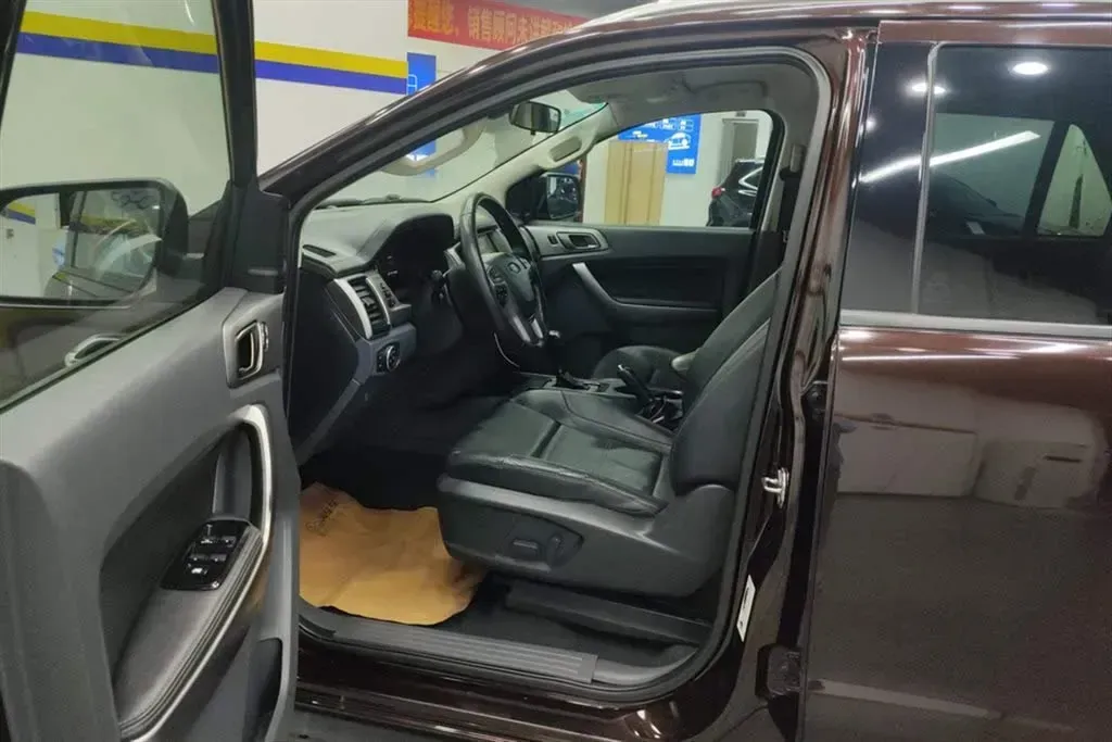 2016 Ford Everest 2.0T 245HP L4 6AT,autocango,china used car exporter,china ev exporter,chinese used car exporter,chinese used ev exporter