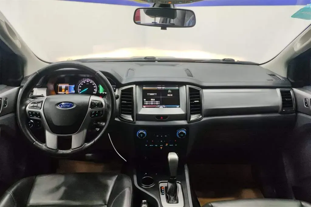 2016 Ford Everest 2.0T 245HP L4 6AT,autocango,china used car exporter,china ev exporter,chinese used car exporter,chinese used ev exporter