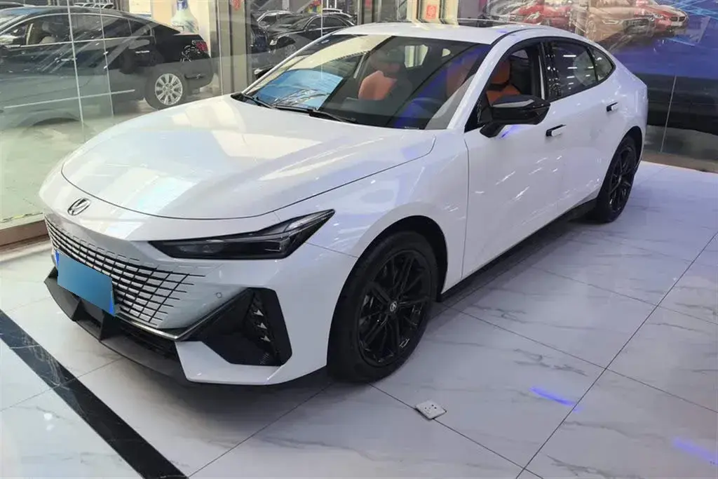 2023 ChangAn UNI-V iDD 1.5T 170HP L4 6TCT PHEV 18.4KWH