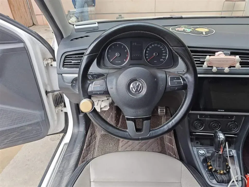 2014 Volkswagen Cross Lavida 1.4T 131HP L4 7DCT,autocango,china used car exporter,china ev exporter,chinese used car exporter,chinese used ev exporter