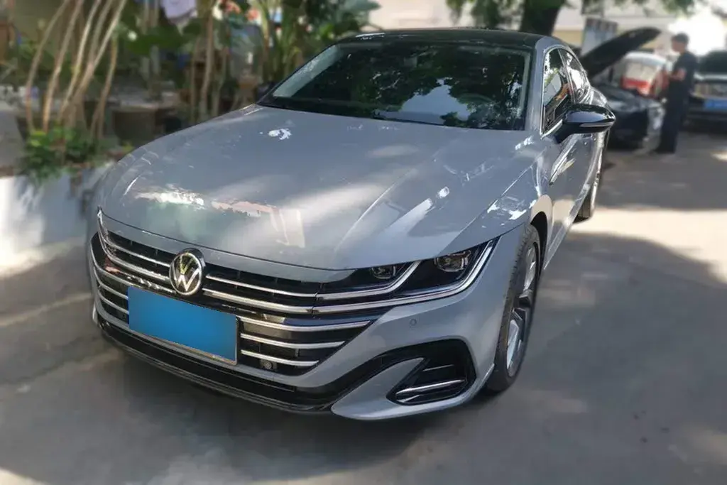 2024 Volkswagen CC 2.0T 220HP L4 7DCT