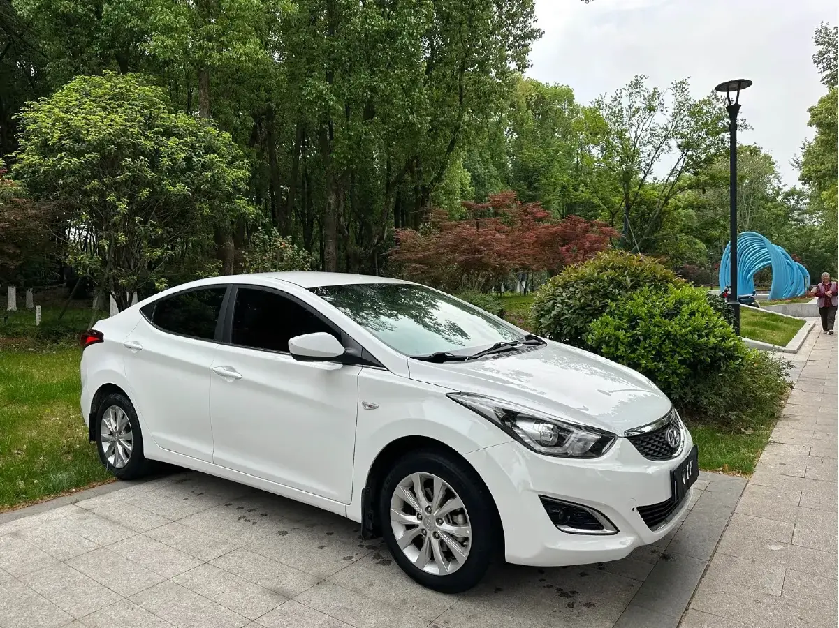 2016 Hyundai Elantra 1.6L 128HP L4 6AT