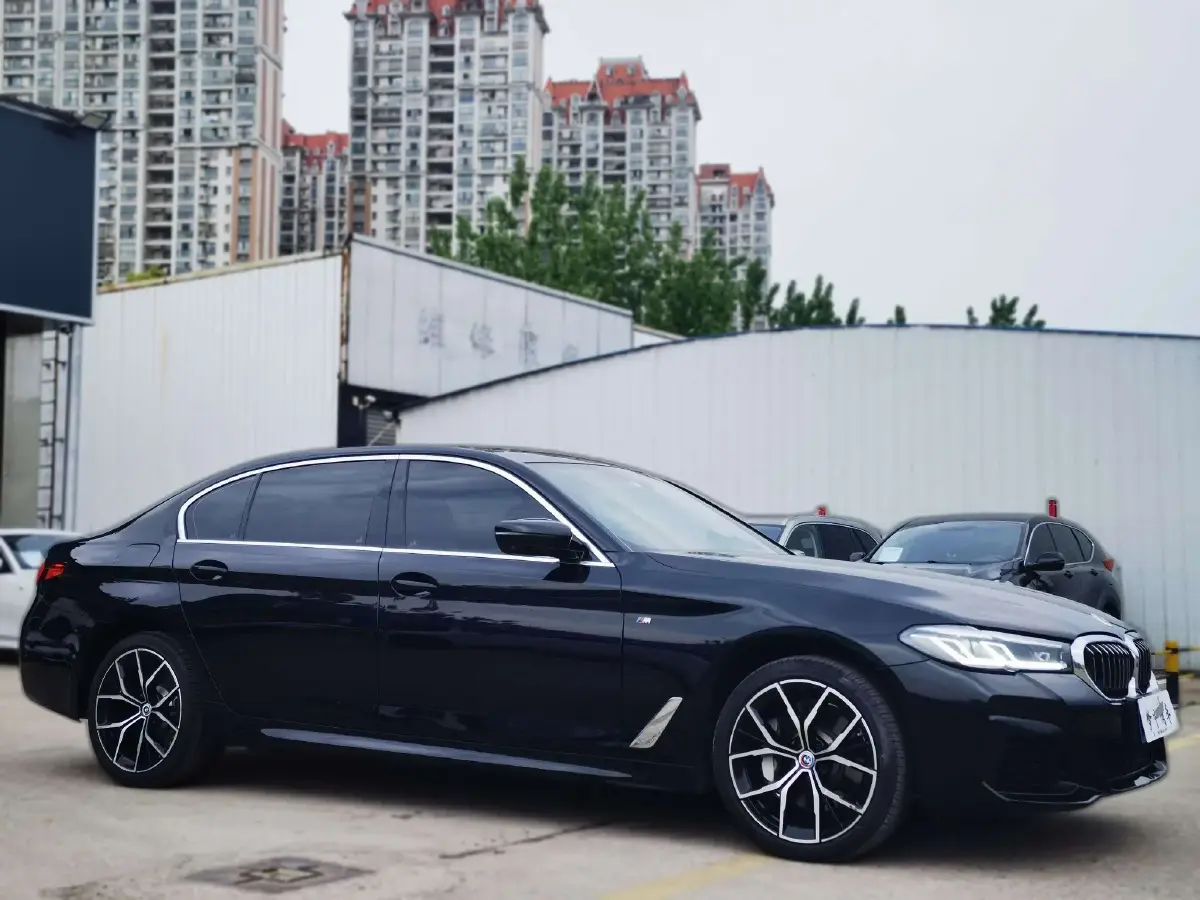 2023 BMW 5 Series 2.0T 245HP L4 8AT