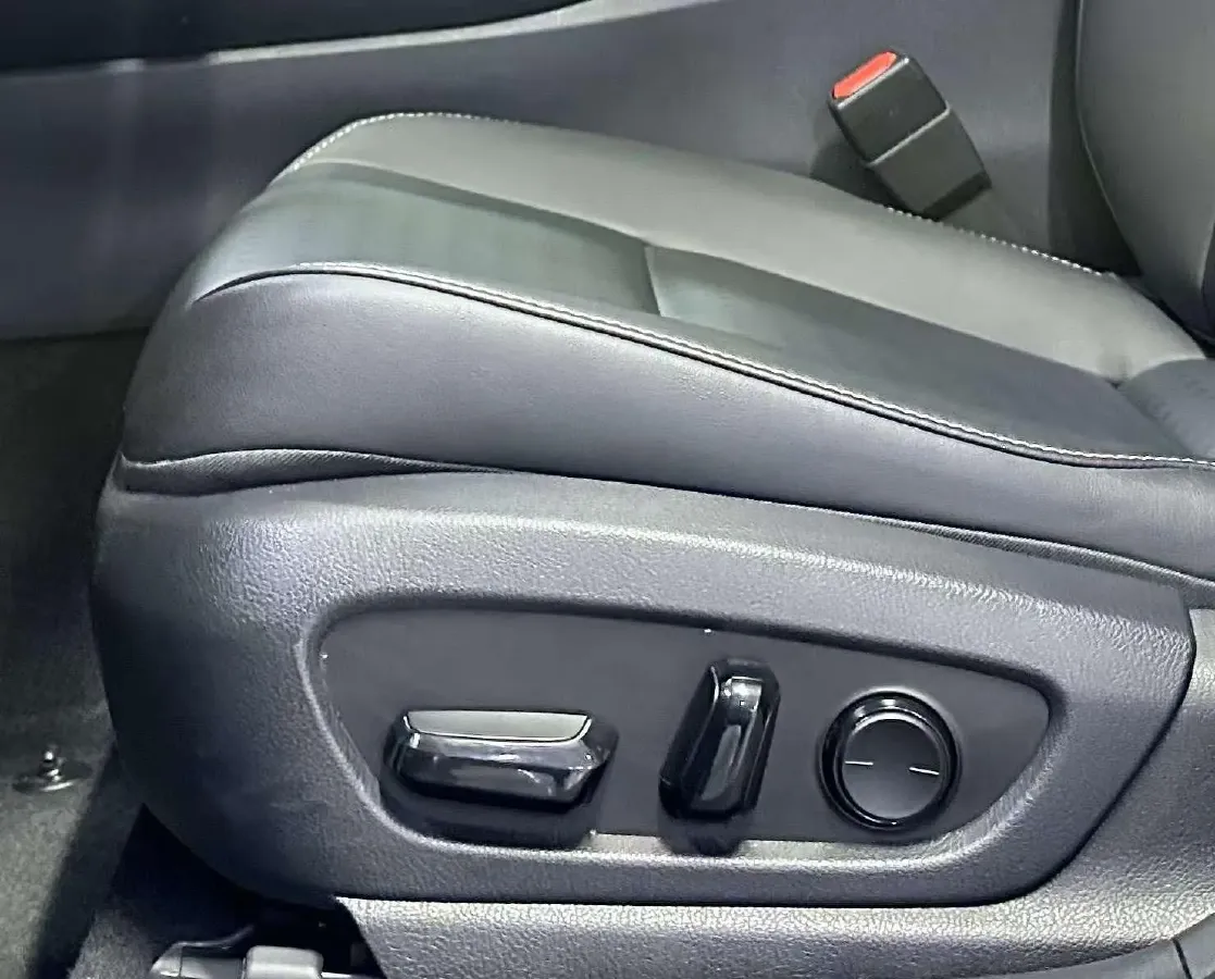 2020 Lexus UX 2.0L 146HP L4 E-CVT Hybrid,autocango,china used car exporter,china ev exporter,chinese used car exporter,chinese used ev exporter