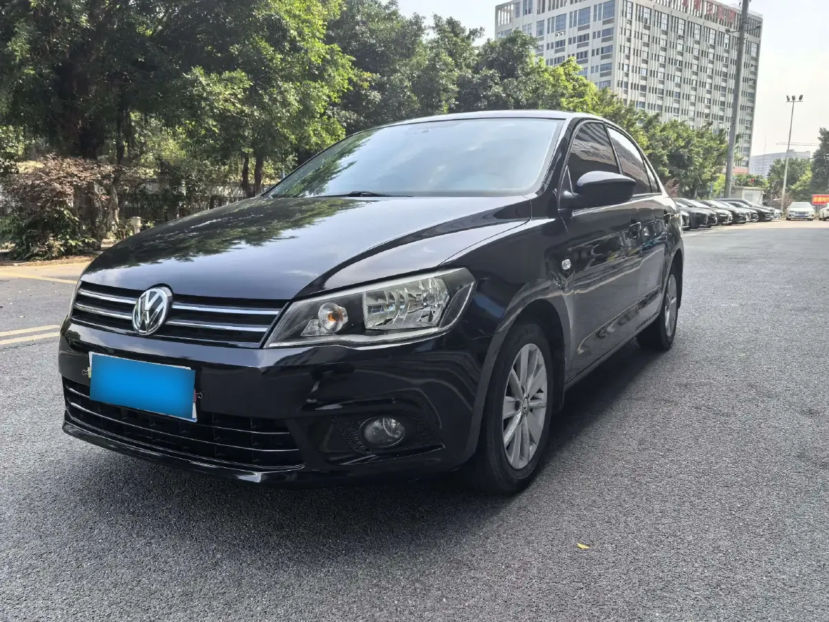 2013 Volkswagen Jetta 1.6L 110HP L4 6AT