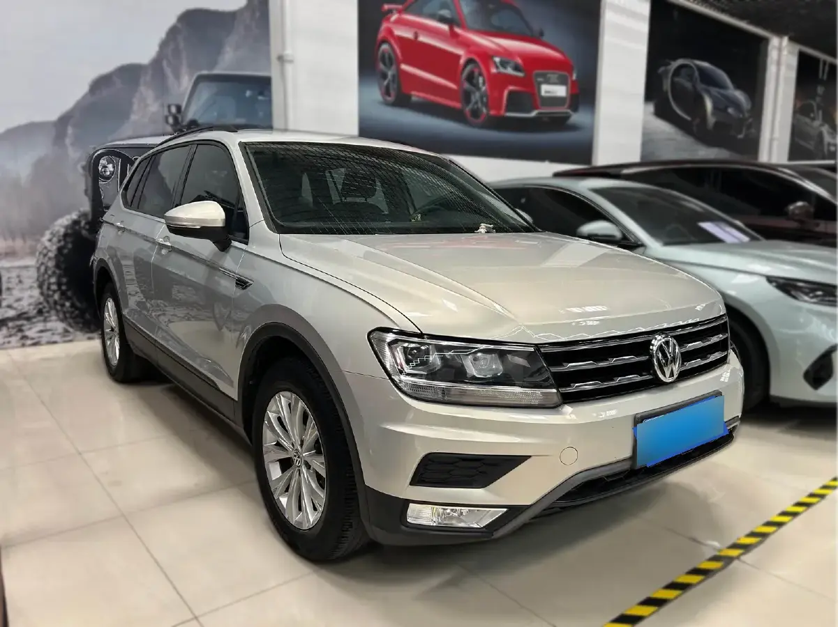 2018 Volkswagen Tiguan L 2.0T 186HP L4 7DCT