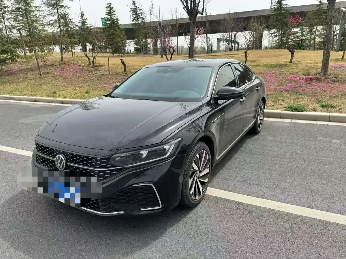 2022 Volkswagen Passat 2.0T 186HP L4 7DCT
