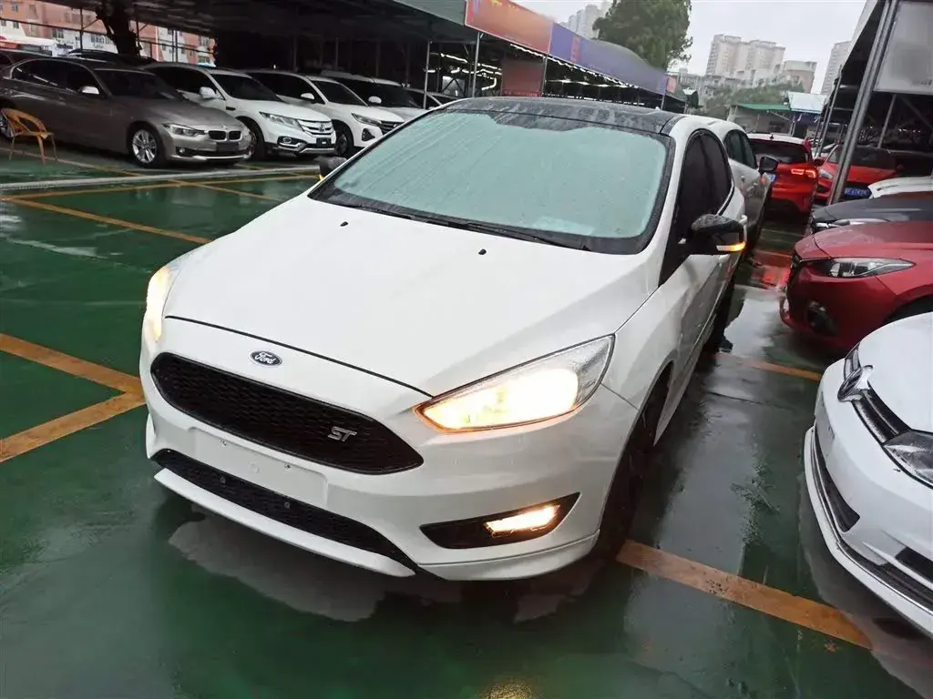 2017 Ford Focus 1.5T 181HP L4 6AT
