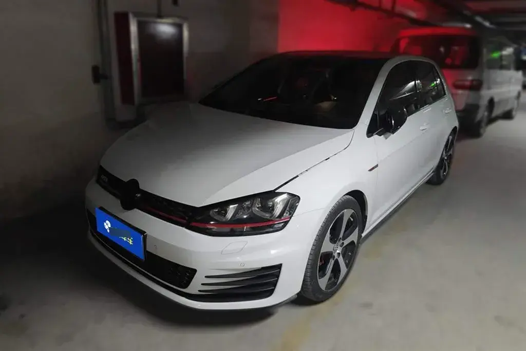 2016 Volkswagen GolfGTI 2.0T 220HP L4 7DCT
