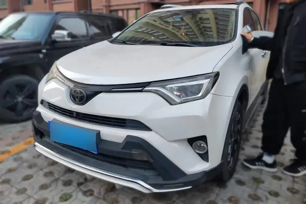 2018 Toyota RAV4 2.5L 180HP L4 6AT