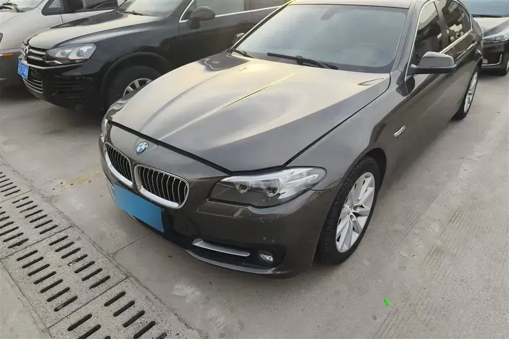 2013 BMW 5 Series 3.0L 258HP L6 8AT