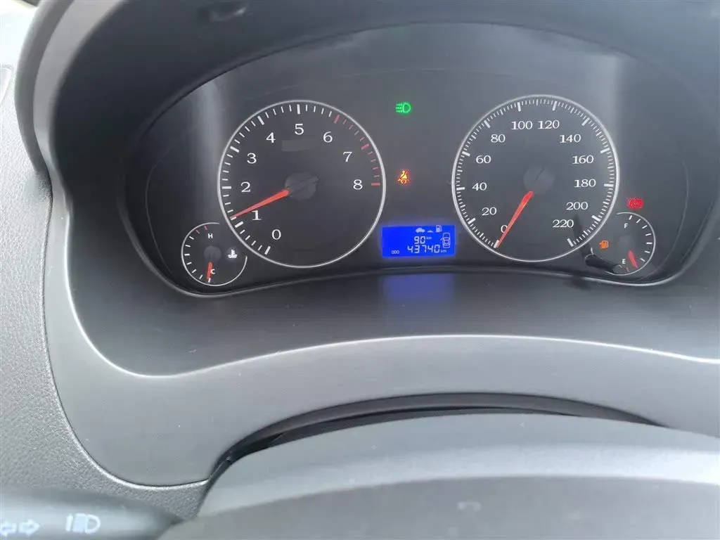 2016 Geely KingKong 1.5L 102HP L4 5MT,autocango,china used car exporter,china ev exporter,chinese used car exporter,chinese used ev exporter