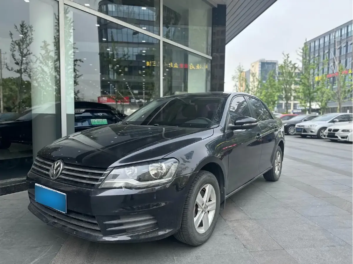 2013 Volkswagen Bora 1.6L 105HP L4 5MT
