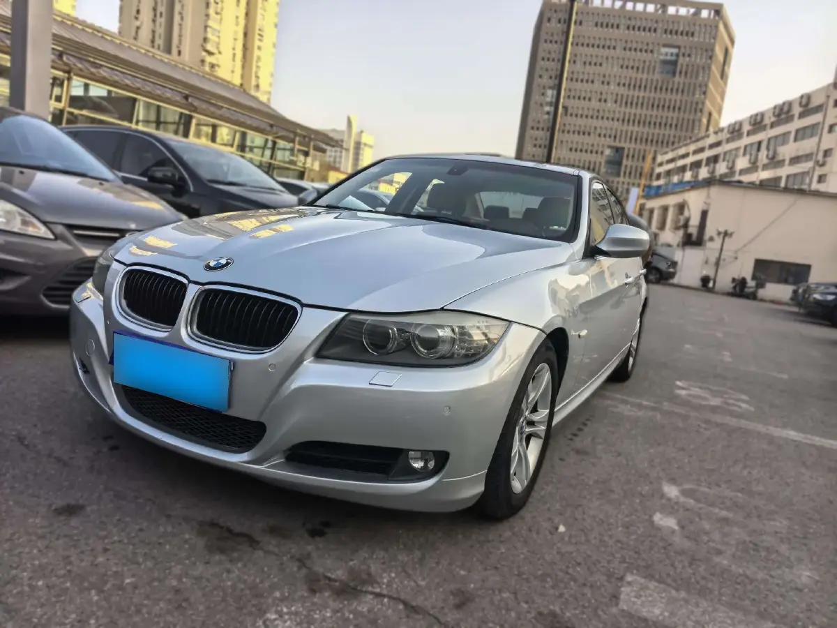 2010 BMW 3 Series 2.0L 156HP L4 6AT