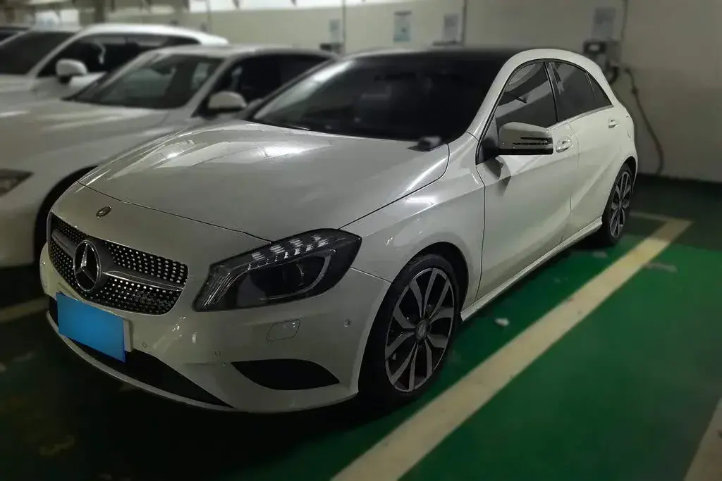 2015 Mercedes-Benz A Class 1.6T 156HP L4 7DCT