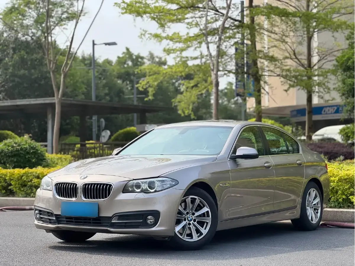 2014 BMW 5 Series 2.0T 184HP L4 8AT