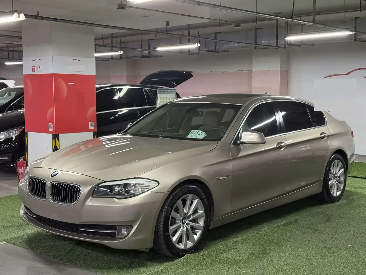 2011 BMW 5 Series 3.0T 306HP L6 8AT