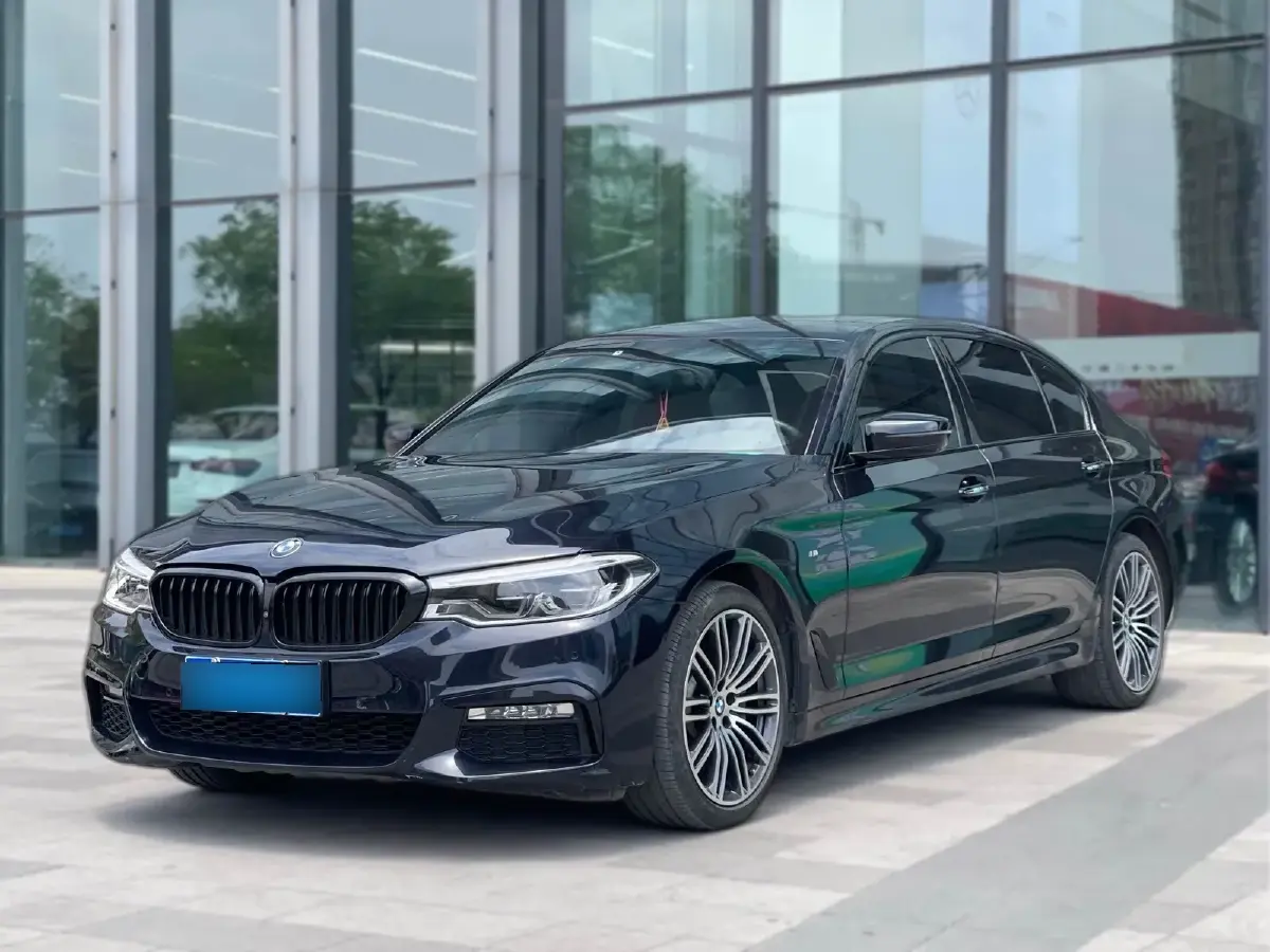 2018 BMW 5 Series 2.0T 252HP L4 8AT