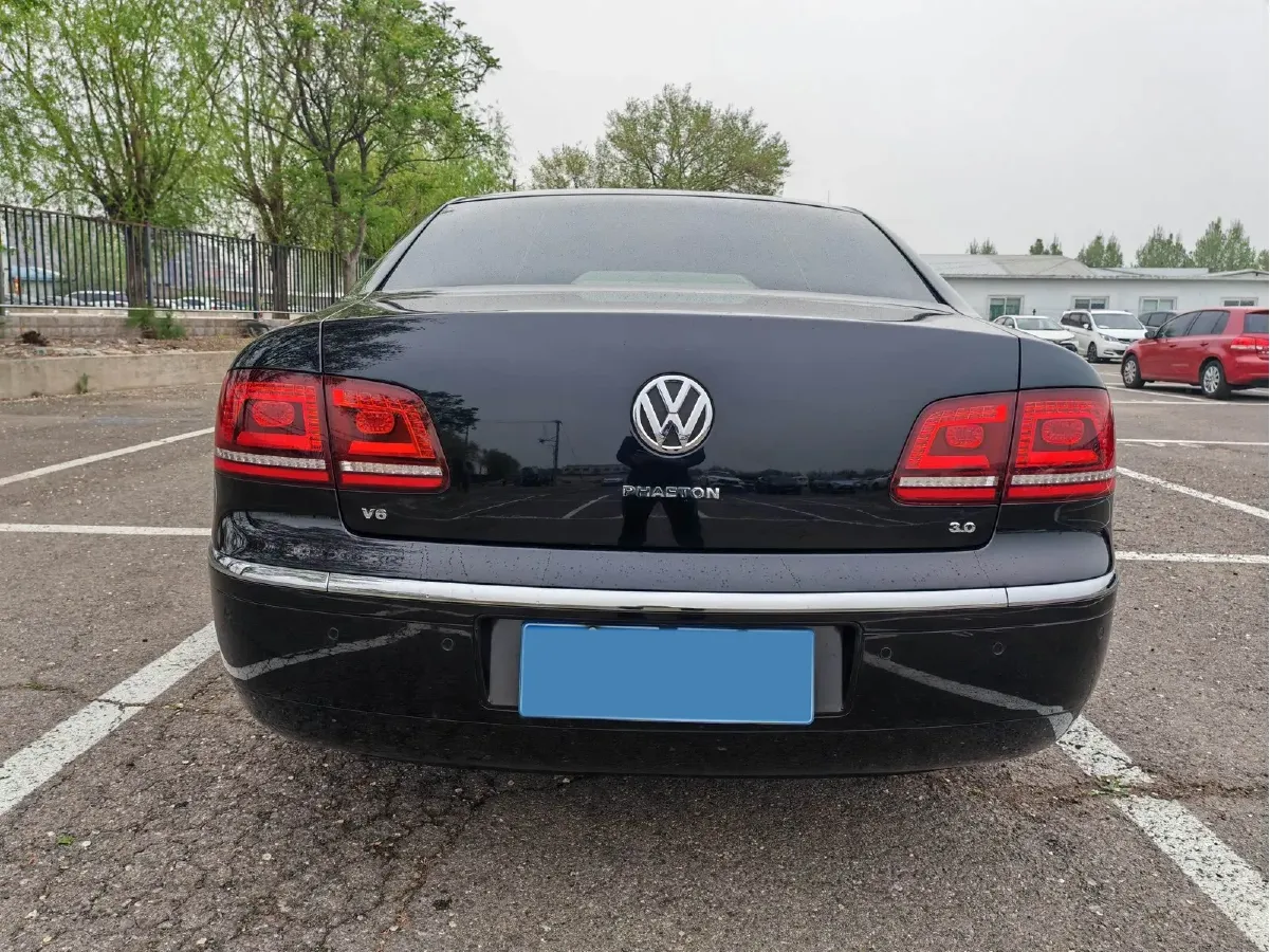 2015 Volkswagen Pheaton 3.0L 250HP V6 6AT,autocango,china used car exporter,china ev exporter,chinese used car exporter,chinese used ev exporter