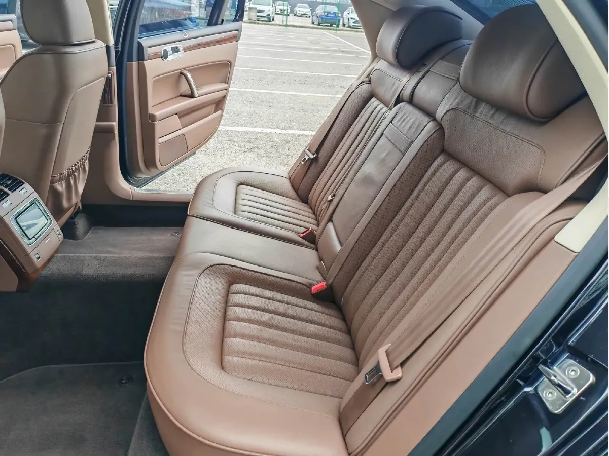 2015 Volkswagen Pheaton 3.0L 250HP V6 6AT,autocango,china used car exporter,china ev exporter,chinese used car exporter,chinese used ev exporter