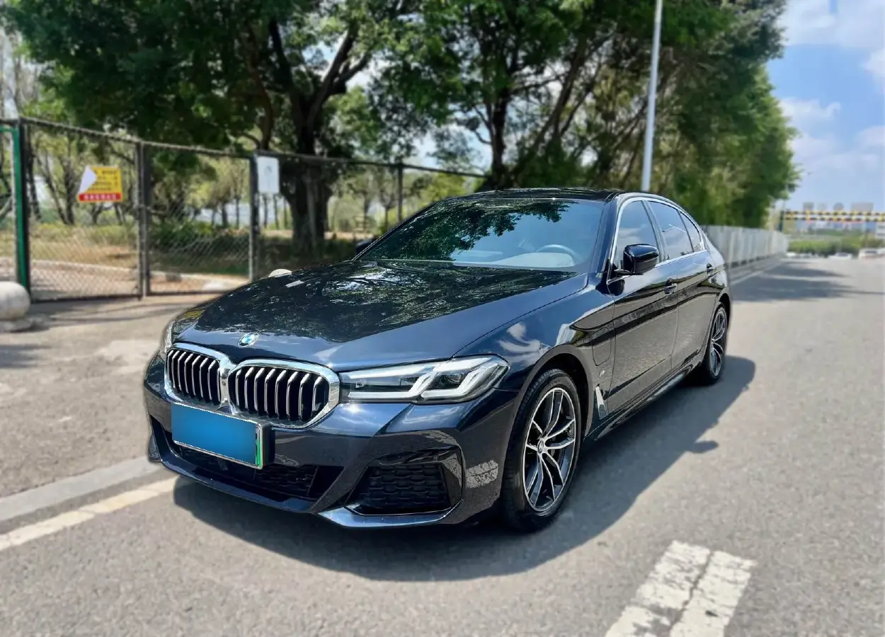 2021 BMW 5 Series 2.0T 184HP L4 8AT PHEV 17.7KWH