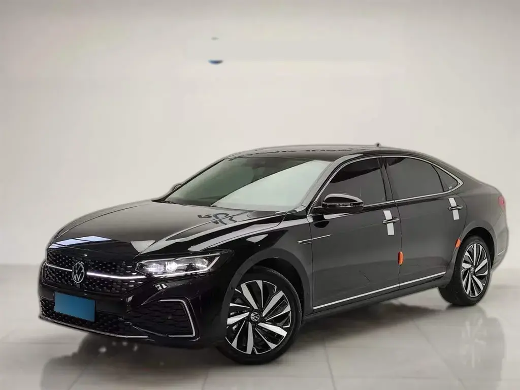 2022 Volkswagen Passat 2.0T 186HP L4 7DCT