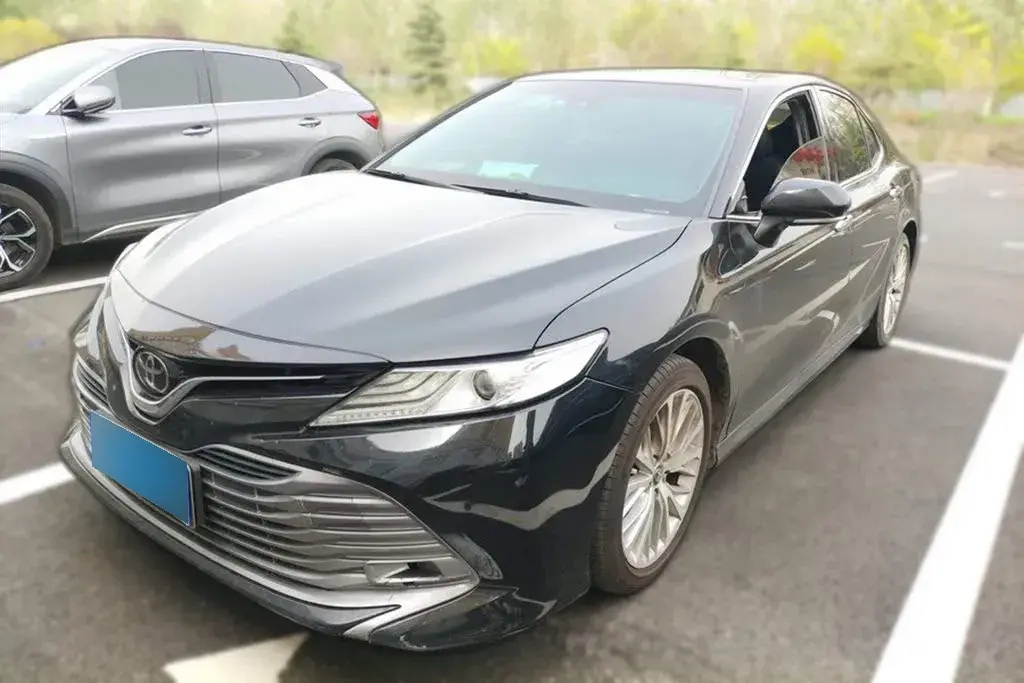 2019 Toyota Camry 2.5L 209HP L4 8AT