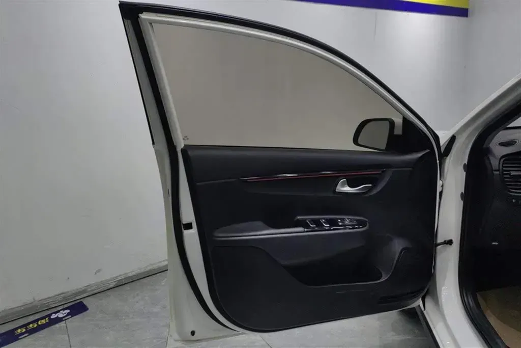 2017 Kia KX Cross 1.4L 100HP L4 6AT,autocango,china used car exporter,china ev exporter,chinese used car exporter,chinese used ev exporter