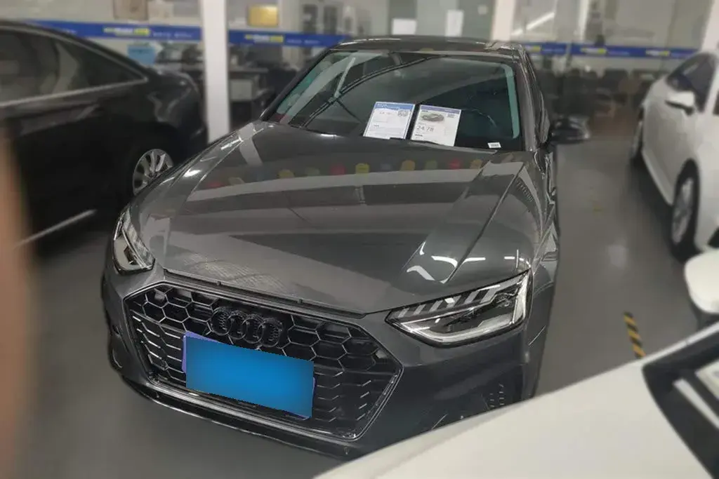 2022 Audi A4L 2.0T 190HP L4 7DCT