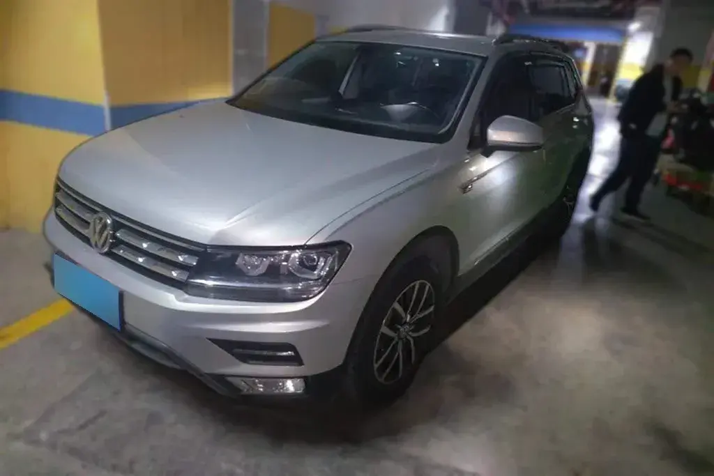 2018 Volkswagen Tiguan L 2.0T 186HP L4 7DCT