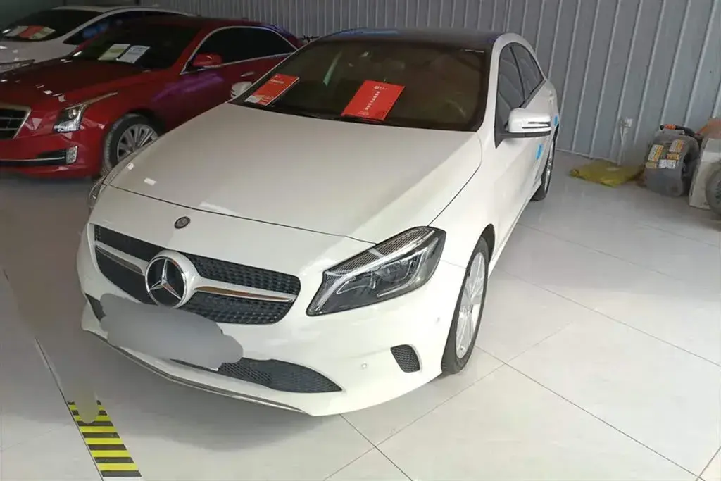 2017 Mercedes-Benz A Class 1.6T 156HP L4 7DCT