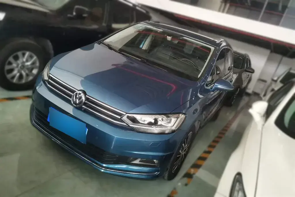 2016 Volkswagen Touran 1.8T 180HP L4 7DCT