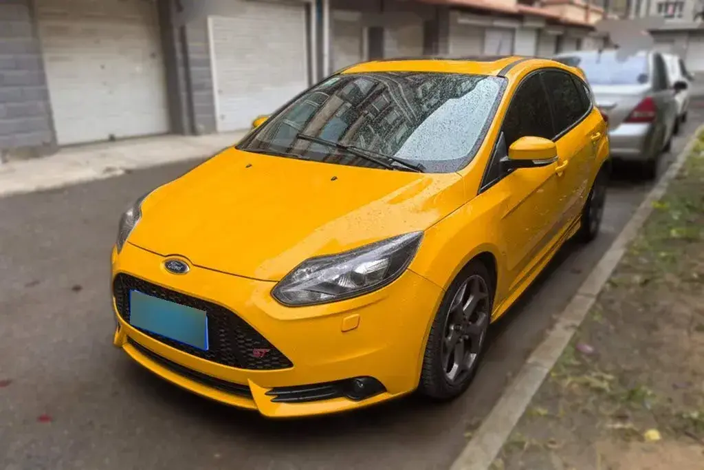 2013 Ford Focus 2.0T 250HP L4 6MT