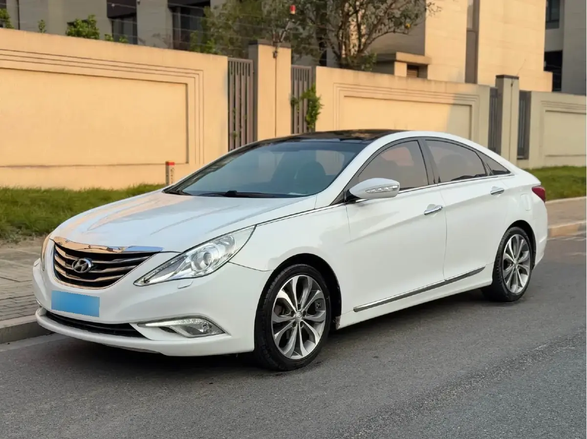 2015 Hyundai Sonata 2.4L 173HP L4 6AT