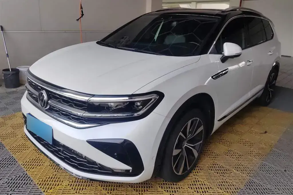 2021 Volkswagen Talagon 2.0T 220HP L4 7DCT