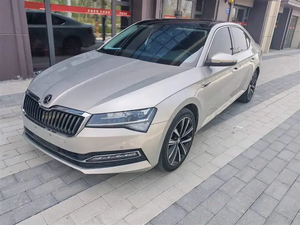 2021 Skoda Superb 2.0T 186HP L4 7DCT