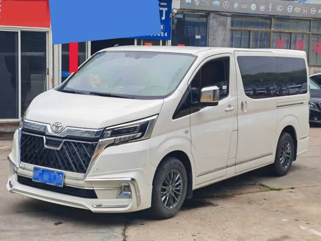 2023 Toyota Granvia 2.5L 189HP L4 E-CVT Hybrid