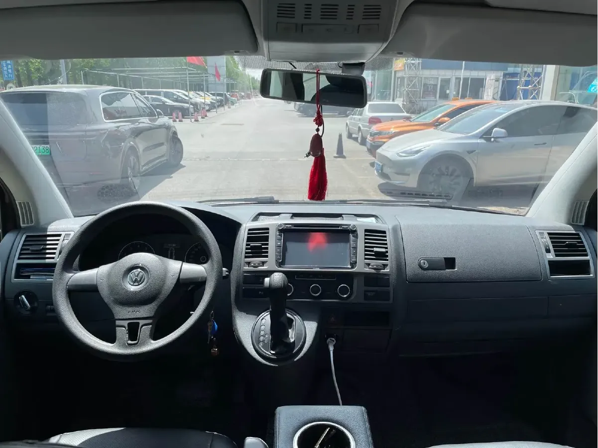 2014 Volkswagen Caravelle 2.0T 204HP L4 7DCT,autocango,china used car exporter,china ev exporter,chinese used car exporter,chinese used ev exporter