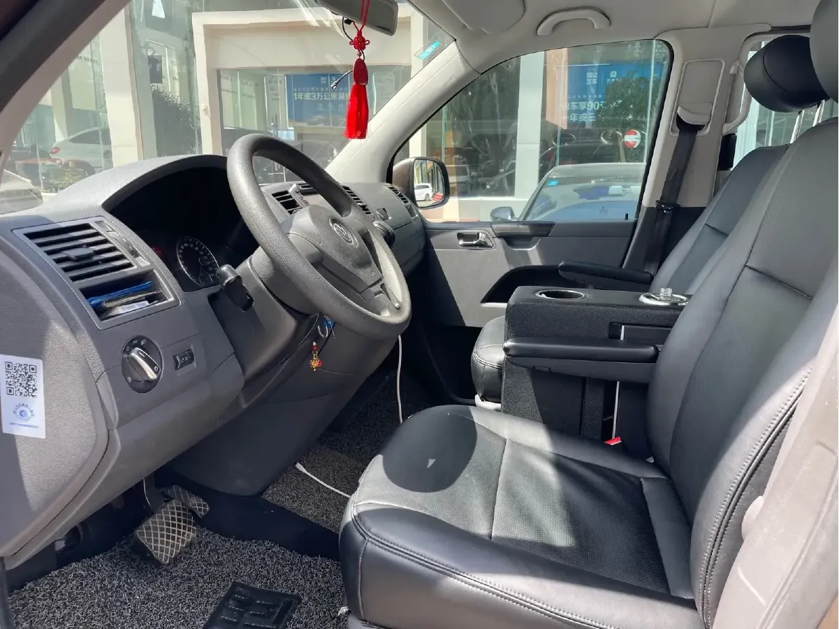 2014 Volkswagen Caravelle 2.0T 204HP L4 7DCT,autocango,china used car exporter,china ev exporter,chinese used car exporter,chinese used ev exporter