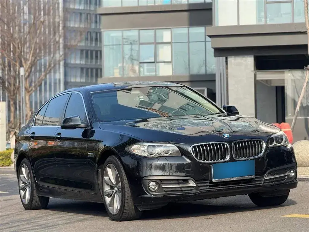 2017 BMW 5 Series 2.0T 245HP L4 8AT