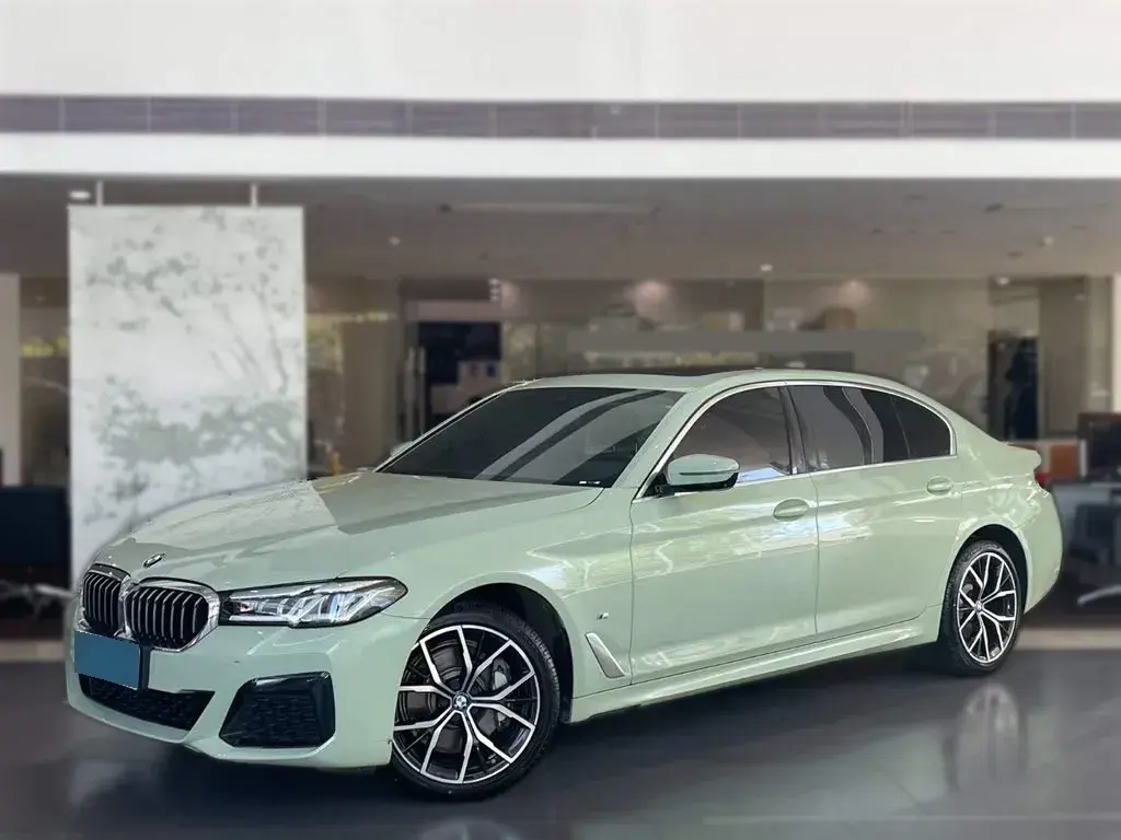 2023 BMW 5 Series 2.0T 245HP L4 8AT