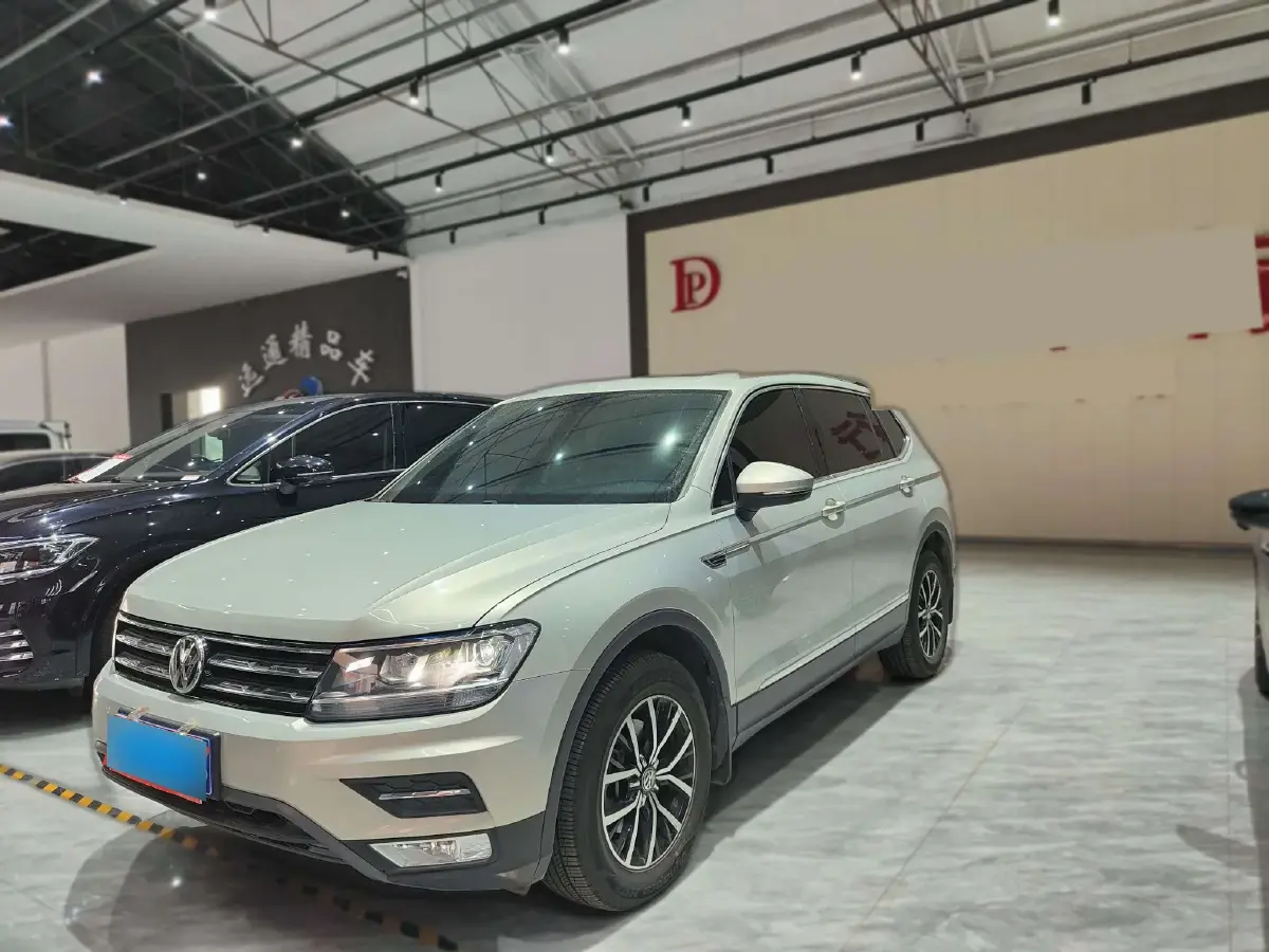 2017 Volkswagen Tiguan L 1.8T 180HP L4 7DCT